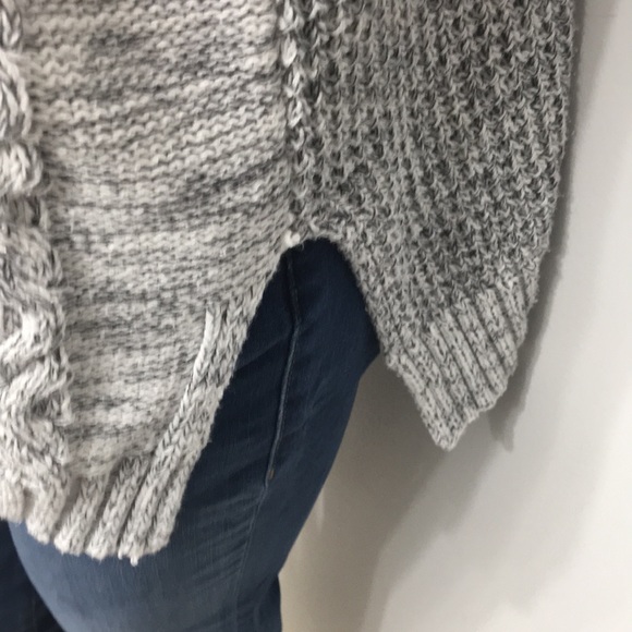 1 State Gray White Sweater Size Small - Picture 4 of 8